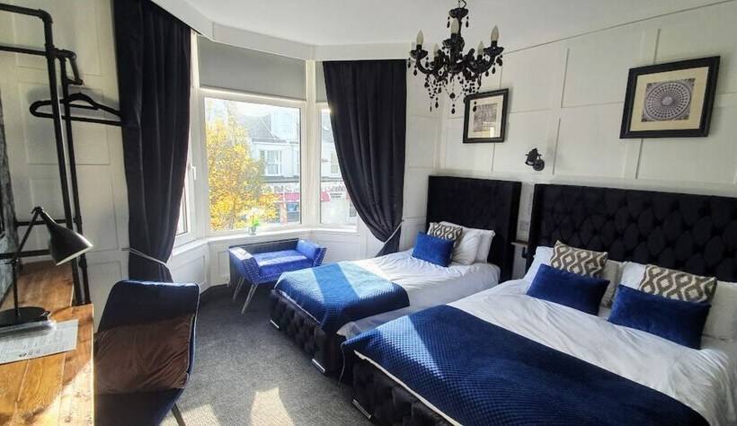 סוויטה, The Clifton