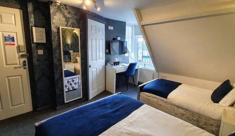 סוויטה, The Clifton