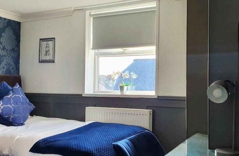 חדר סופריור יחיד, The Clifton