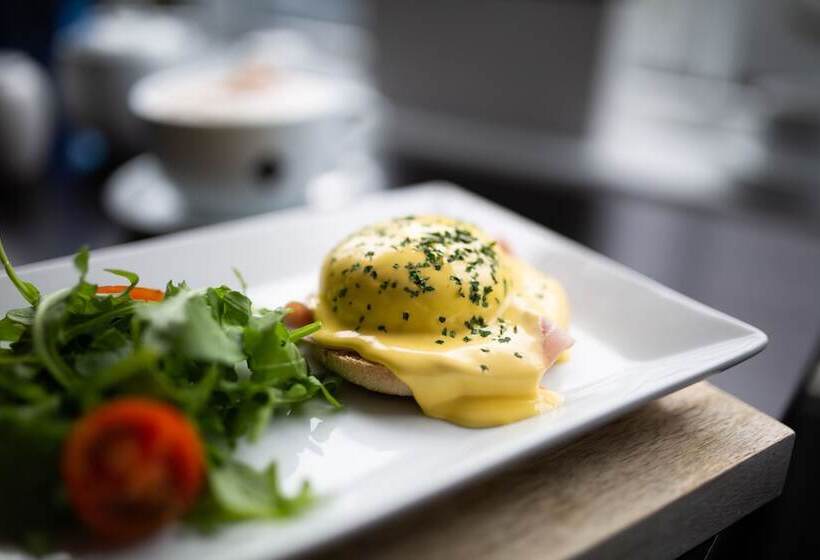 חדר סופריור, The Clifton