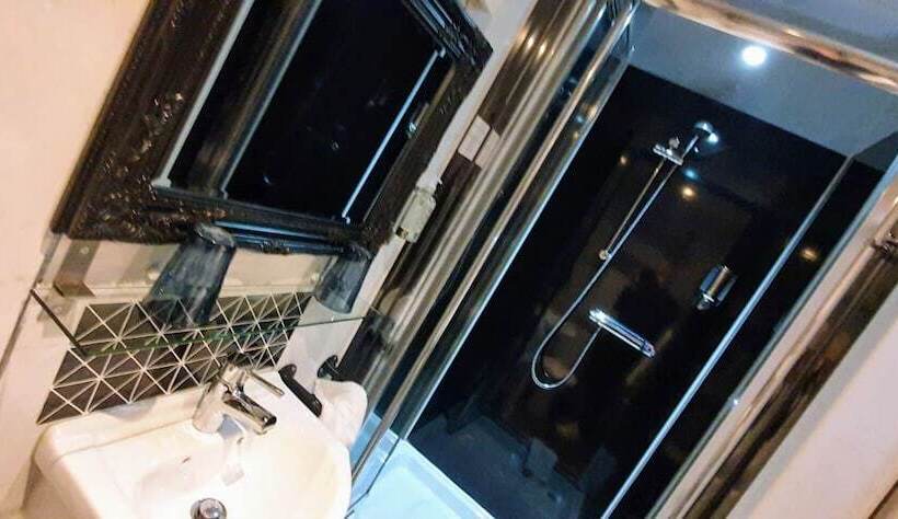 חדר סופריור, The Clifton