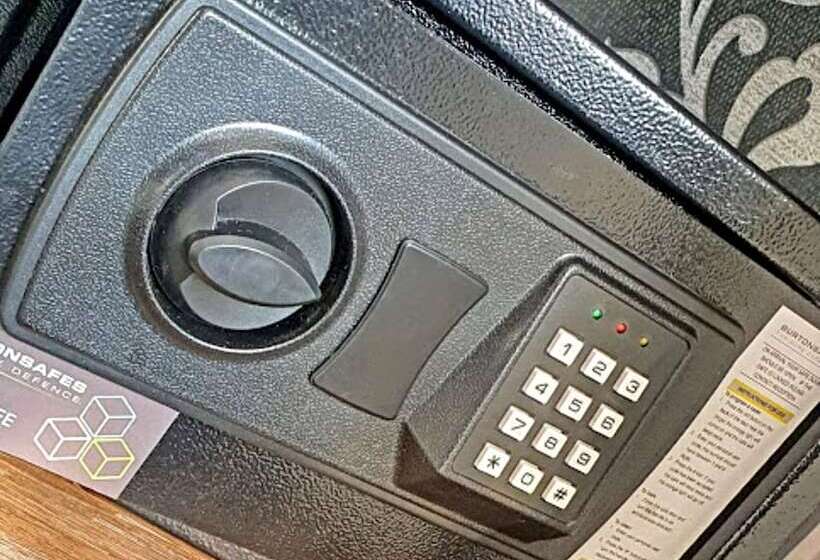 חדר סופריור, The Clifton