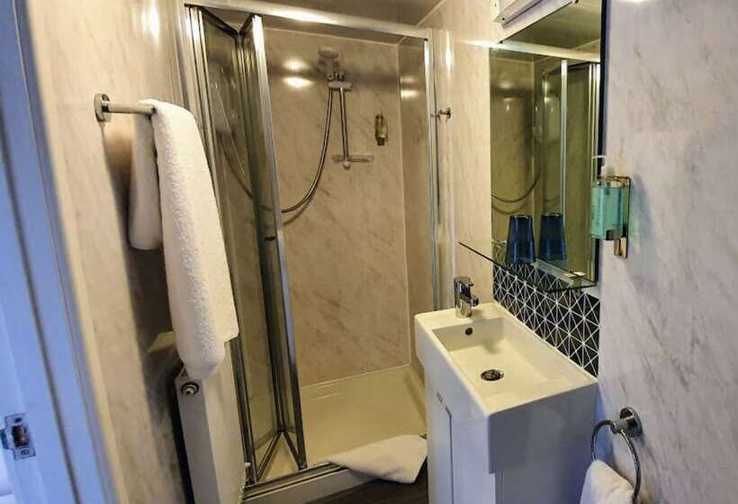 חדר סופריור יחיד, The Clifton