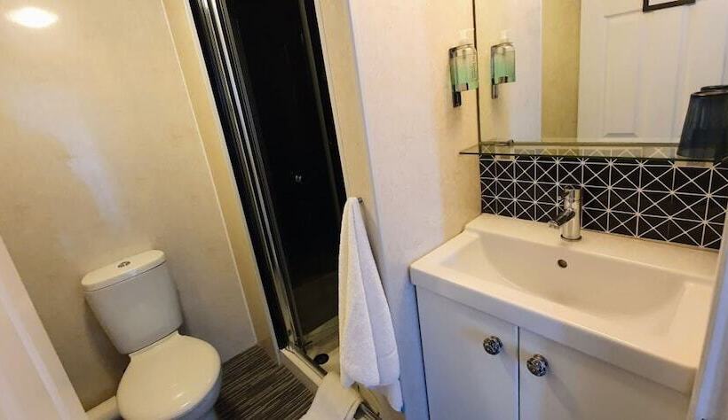 חדר סופריור יחיד, The Clifton