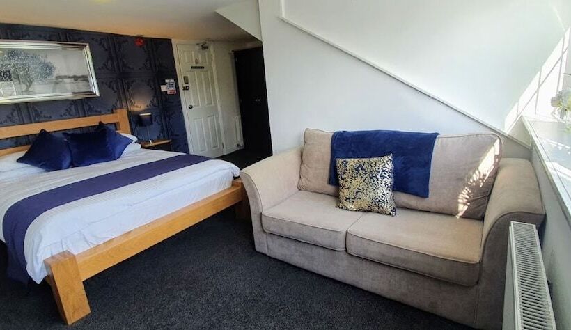 סוויטה, The Clifton