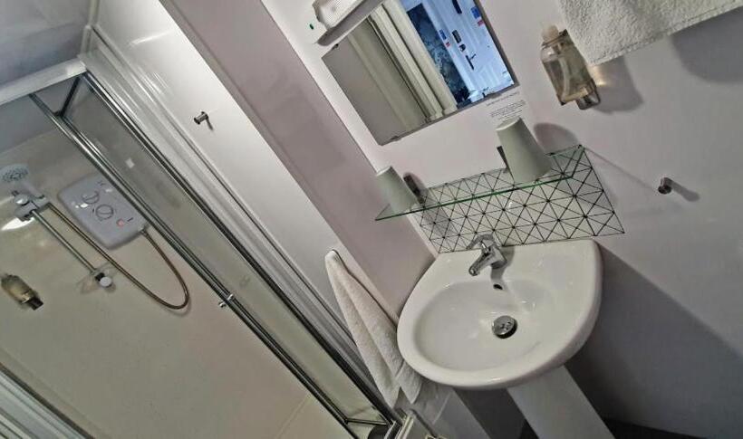 חדר סטנדרט, The Clifton