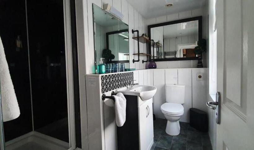 חדר סופריור, The Clifton