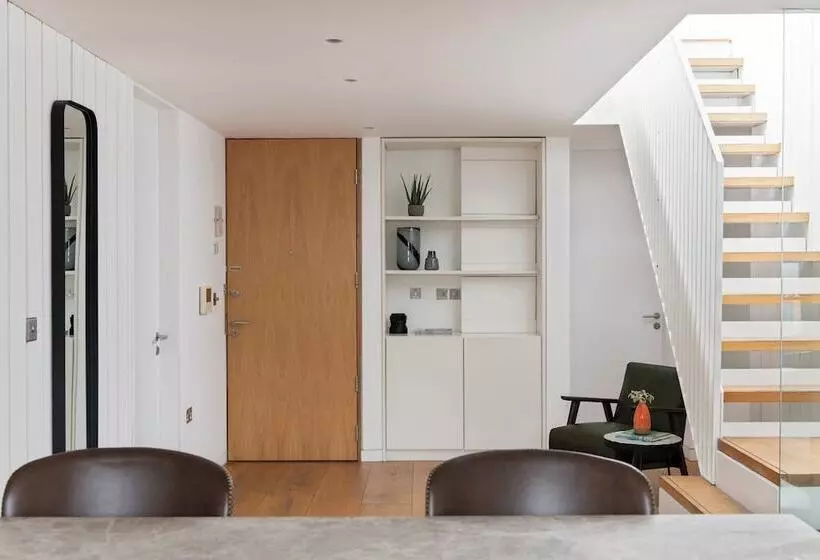 3ベッドルームアパートメント, Cove Arne Street