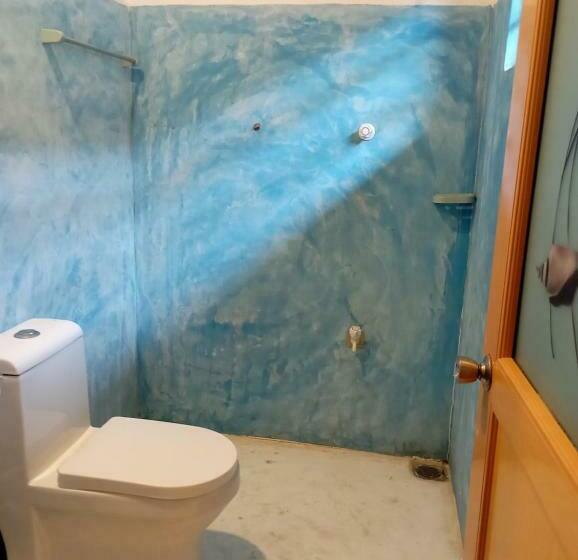 חדר דלוקס, Surf Forever