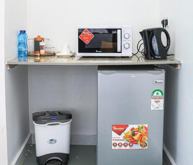 استودیوی لوکس, Lakewalk Cabin