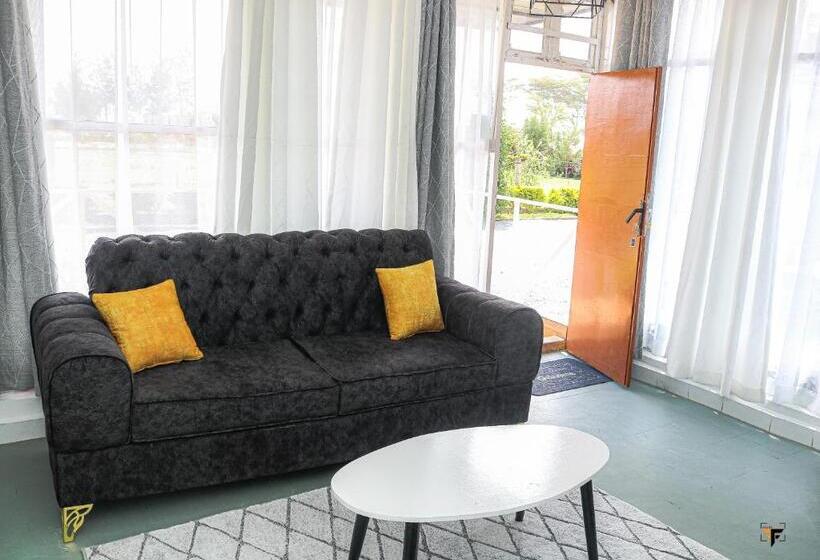 استودیوی لوکس, Lakewalk Cabin