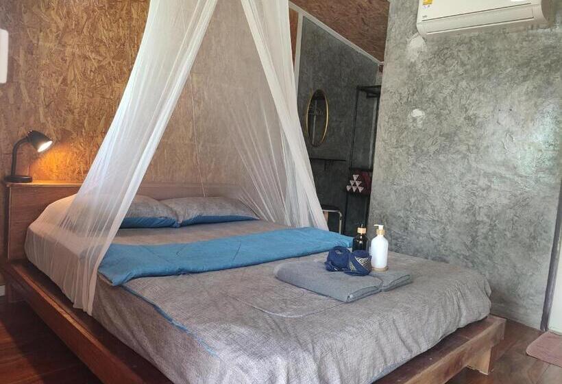 בקתה סופריור, Our Village Farmstay Kohmook