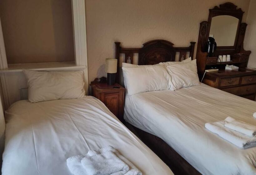 غرفة عائلية, The Station Hotel Penrith