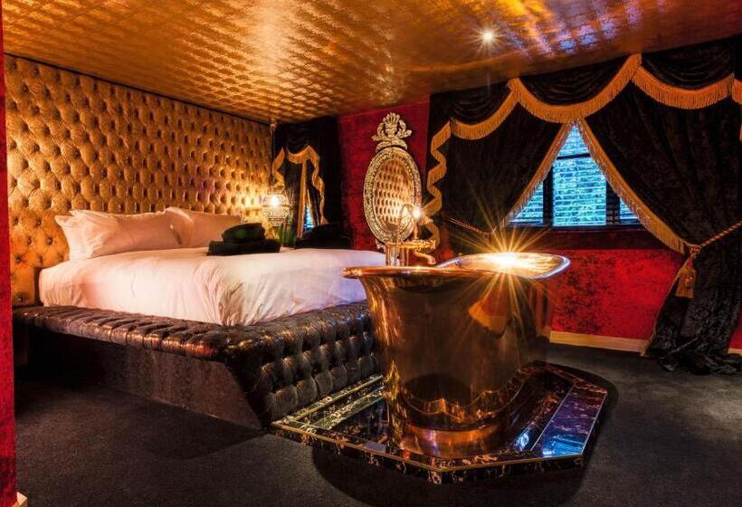 小型套房, Crazy Bear  Stadhampton