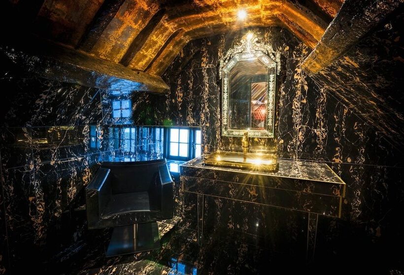 수피리어 룸, Crazy Bear Stadhampton