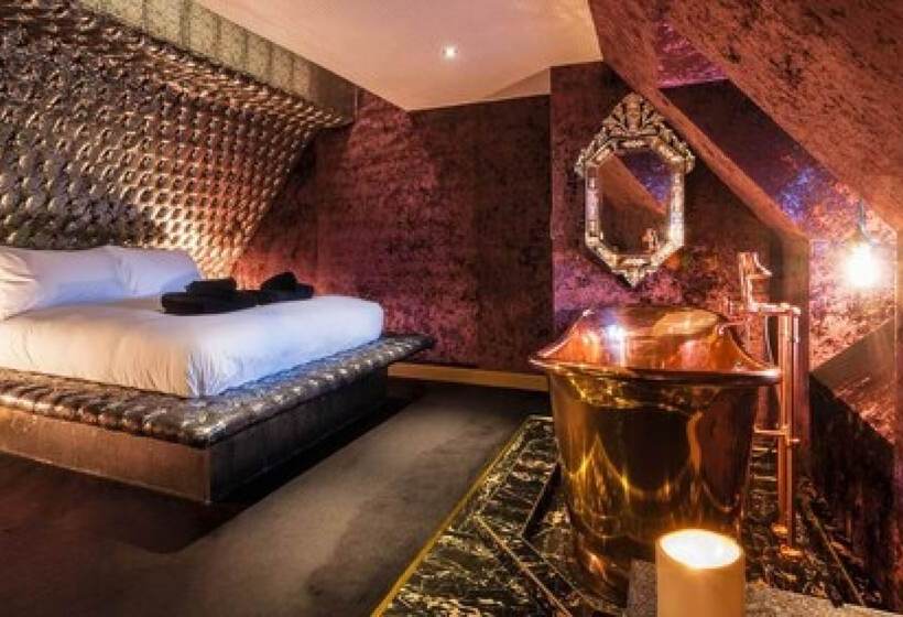 جناح جونيور, Crazy Bear  Stadhampton