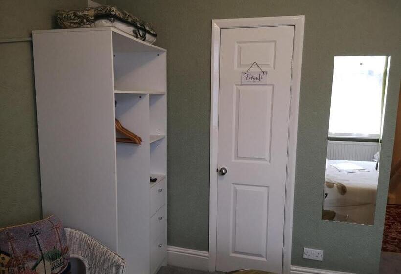 Номер Стандарт, The Phoenix Guest House