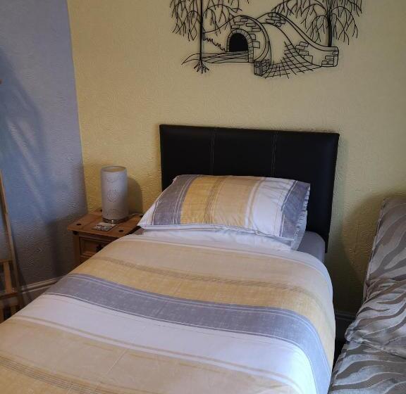 Номер Стандарт, The Phoenix Guest House