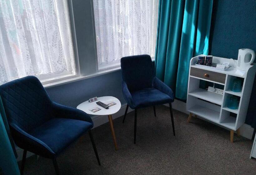 Номер Стандарт, The Phoenix Guest House