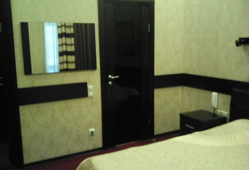 اتاق استاندارد, Alex Hotel On Marata 73