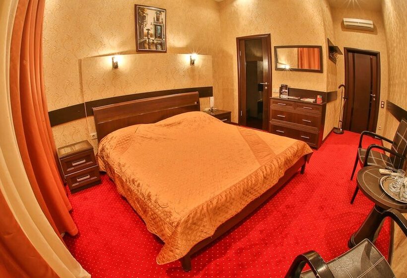 اتاق استاندارد, Alex Hotel On Marata 73