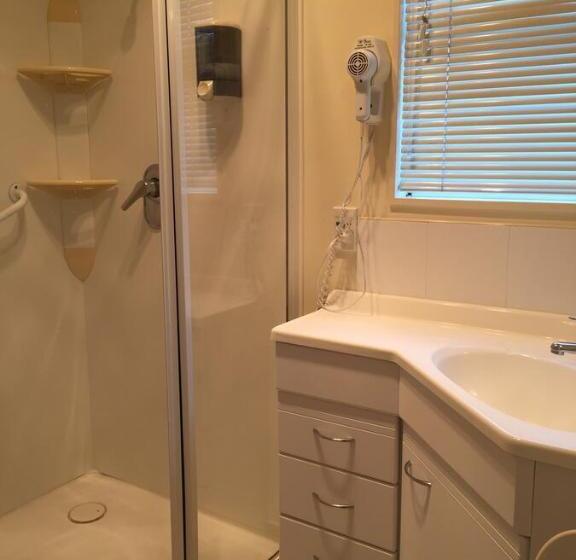 חדר סטנדרט, Bentons Motel