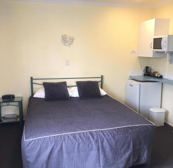 חדר סטנדרט, Bentons Motel