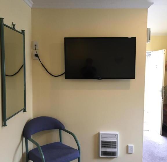 חדר סטנדרט, Bentons Motel