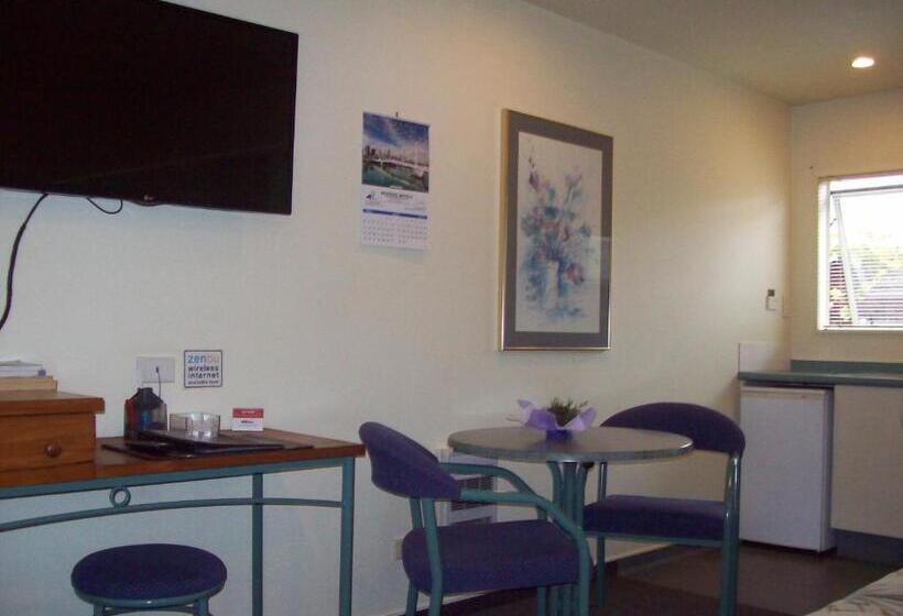 חדר סטודיו סטנדרד, Bentons Motel