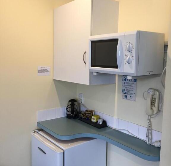 חדר סטנדרט, Bentons Motel