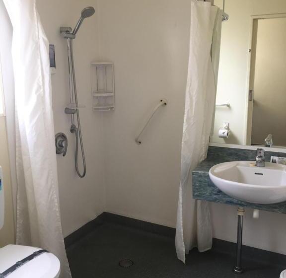 חדר סטודיו סטנדרד, Bentons Motel