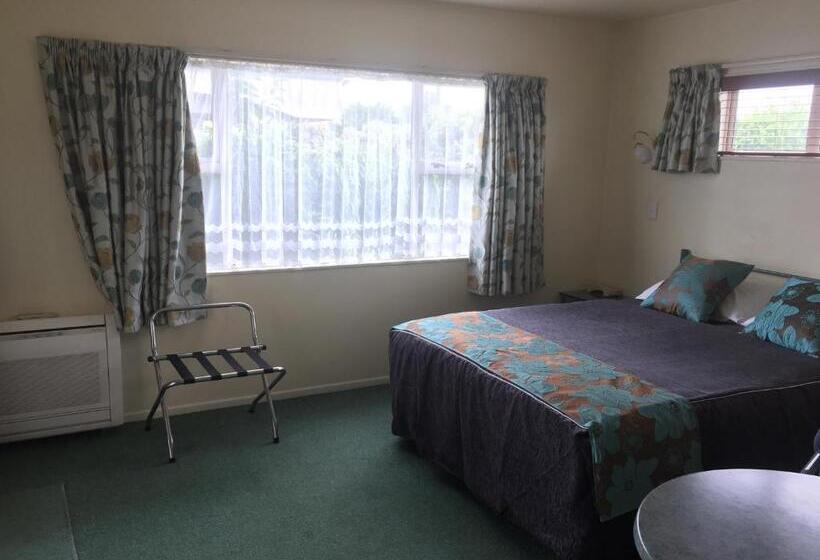 חדר סטודיו סטנדרד, Bentons Motel