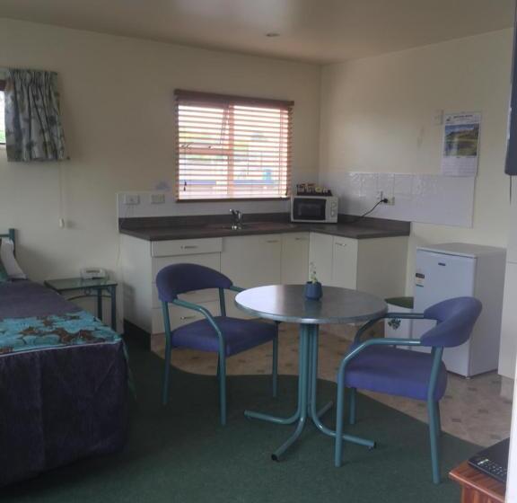 חדר סטודיו סטנדרד, Bentons Motel