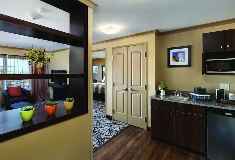 스위트, Clubhouse Hotel & Suites Fargo