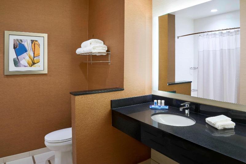 מיטת קינג בסוויטה, Fairfield By Marriott Niagara Falls