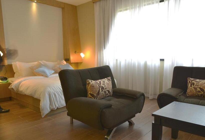 اتاق لوکس, La Maison Royale