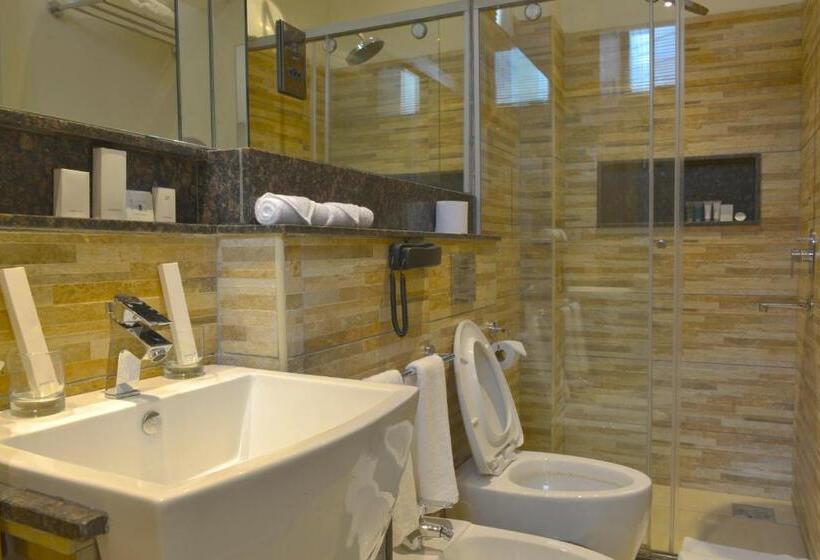 اتاق لوکس, La Maison Royale