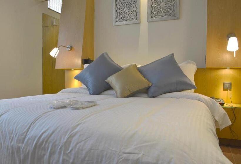 سوئیت رویال, La Maison Royale