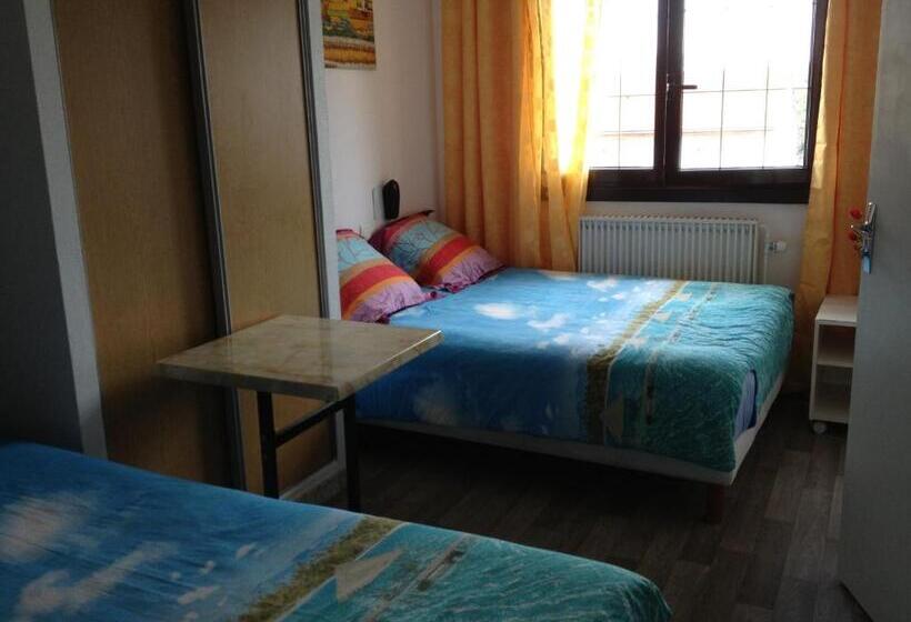 스탠다드 트리플 룸, Paris Star