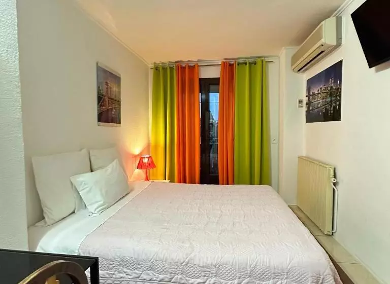 Standard Yhden Hengen Huone, Paris Star