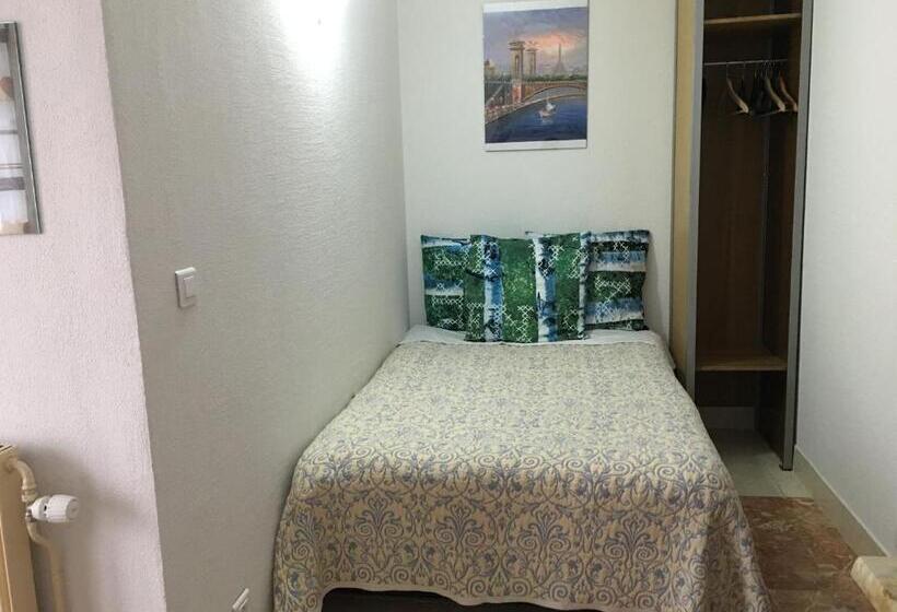 스탠다드 싱글 룸, Paris Star