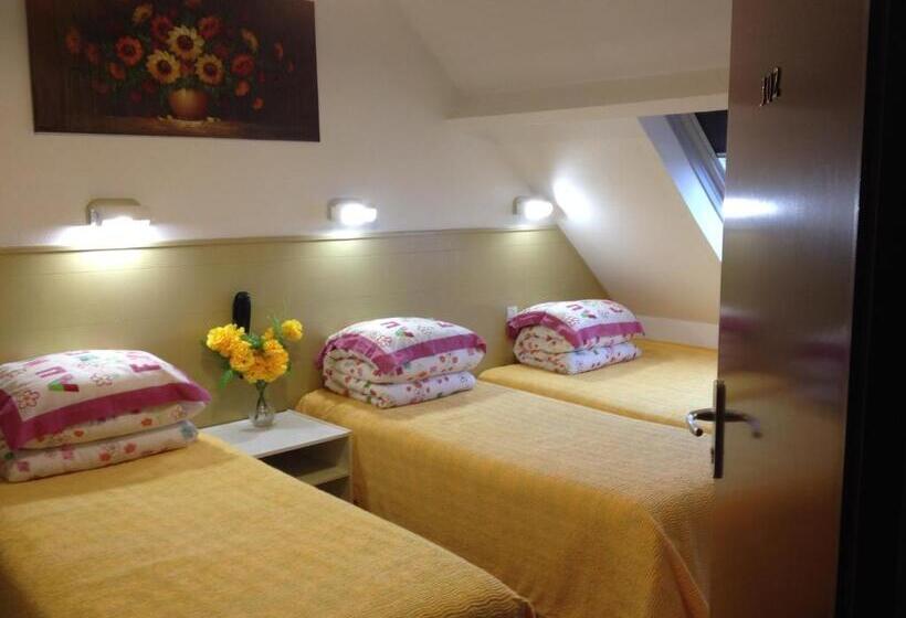 4인용 스탠다드 룸, Paris Star