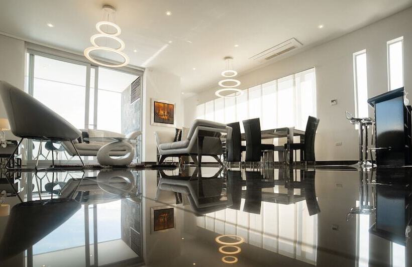 套房, Punta Diamante Premium