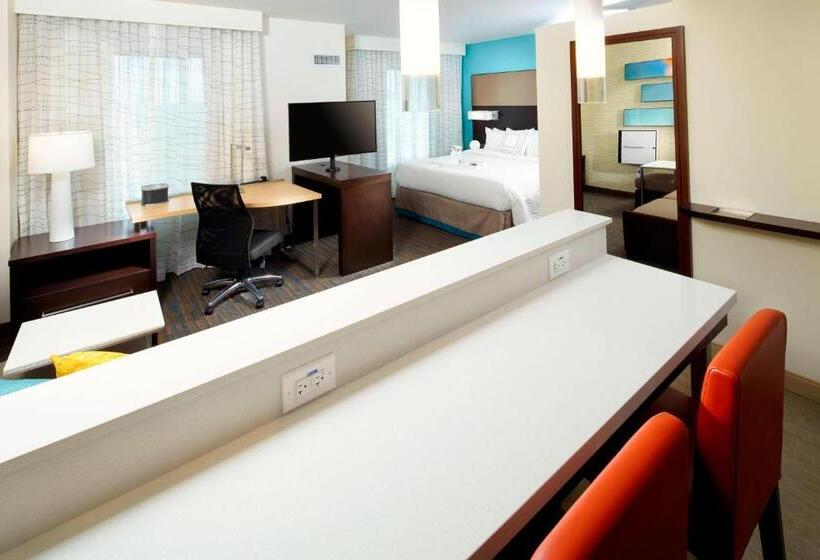 带大床的标准工作室, Residence Inn By Marriott Orlando Lake Nona