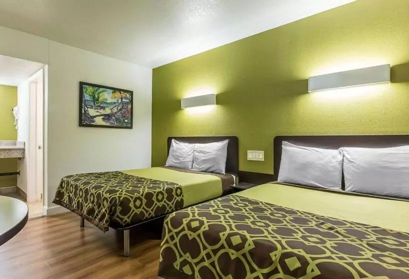 ２ダブルベッドのスタンダードルーム, Rodeway Inn Downtown Hanford