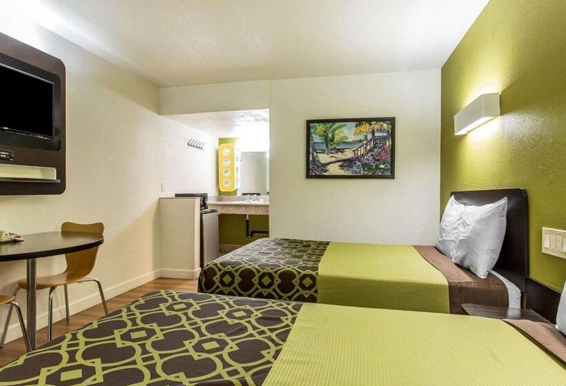 ２ダブルベッドのスタンダードルーム, Rodeway Inn Downtown Hanford