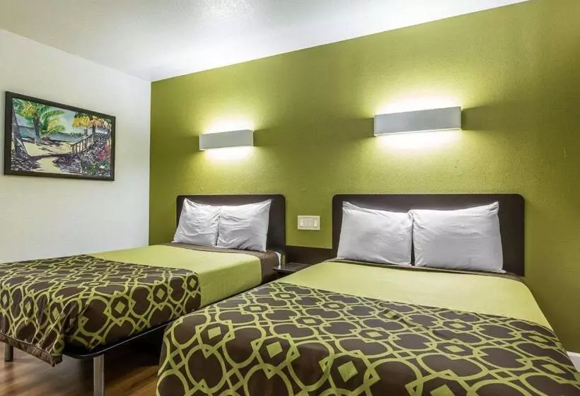 ２ダブルベッドのスタンダードルーム, Rodeway Inn Downtown Hanford