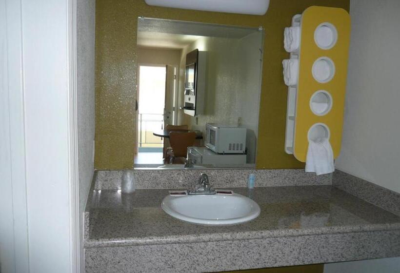 スタンダードルーム, Rodeway Inn Downtown Hanford