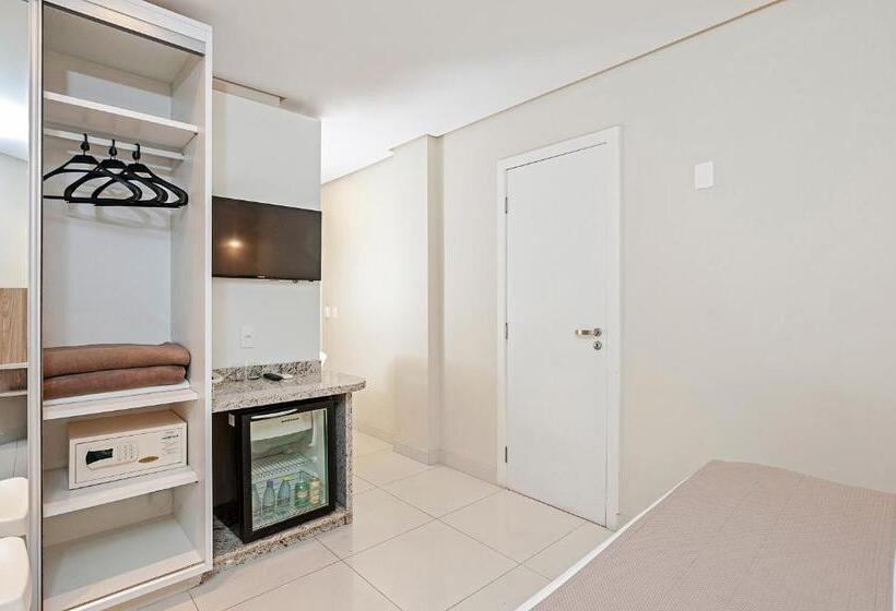 חדר דלוקס, Slaviero Ingleses Convention