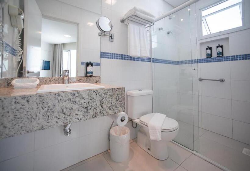 חדר סופריור, Slaviero Ingleses Convention